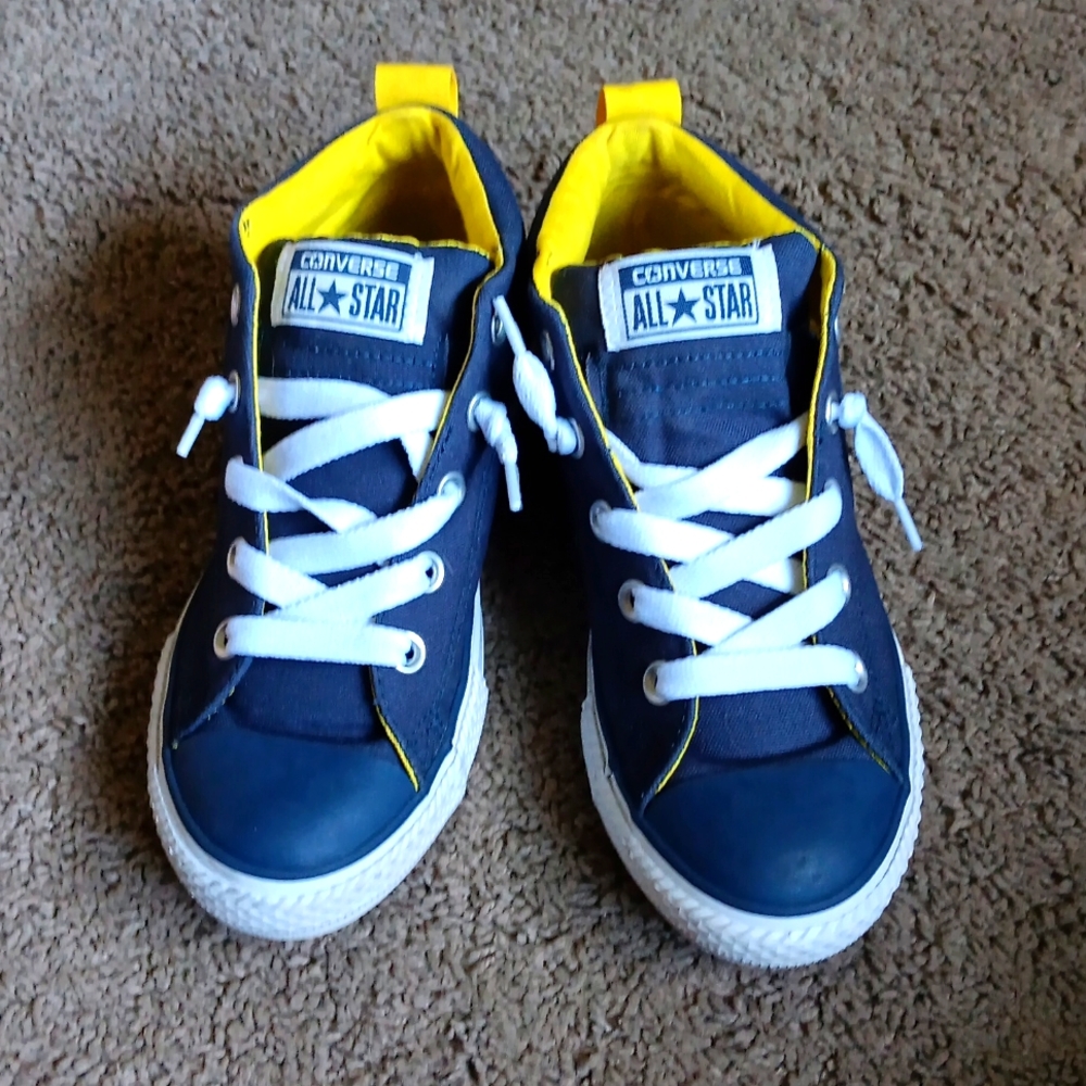 NWT Converse Chuck Taylor All Star Street Mid Little Boyes Sneakers Size 3